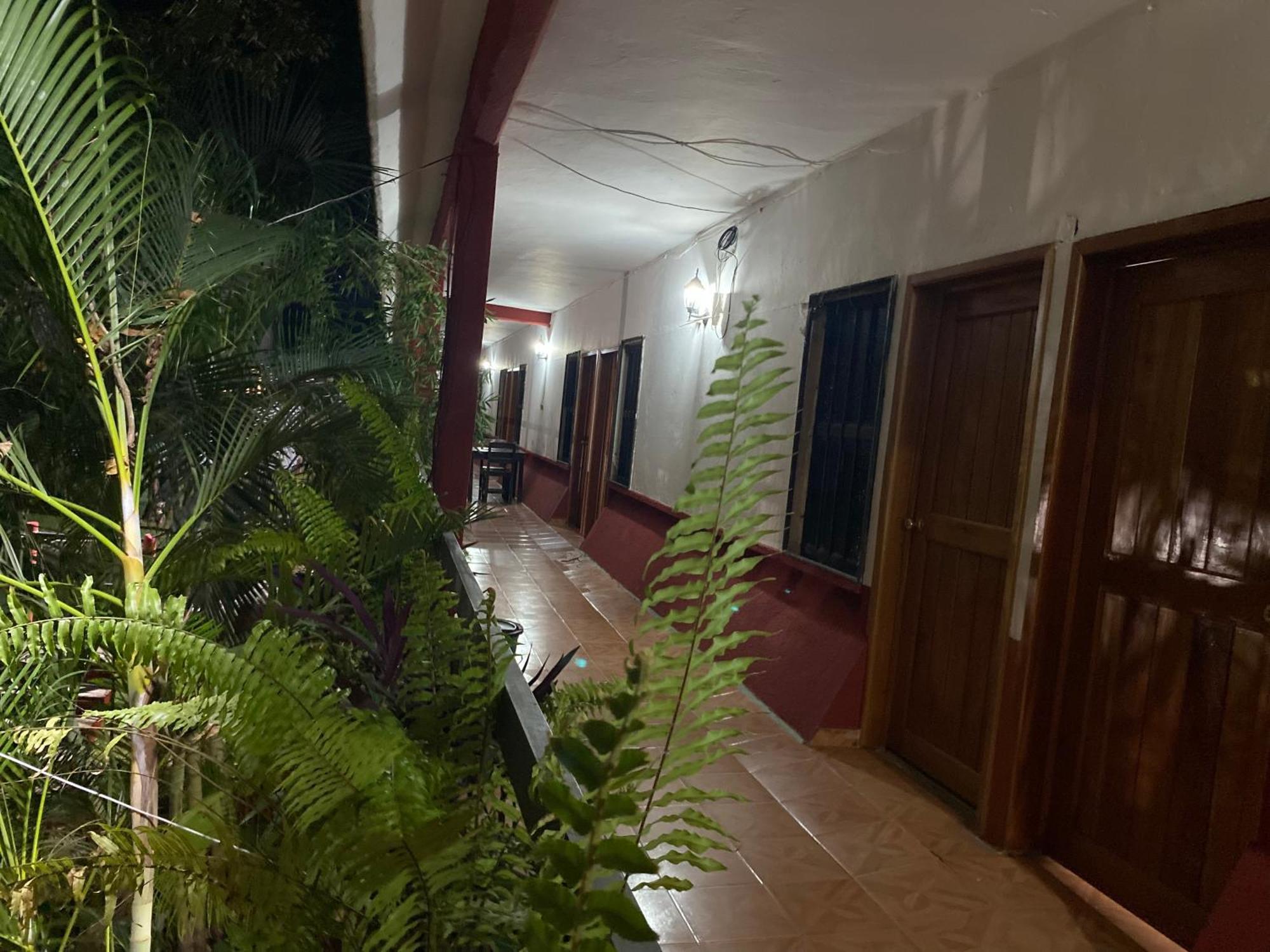 Hotel Posada La Canada Palenque Buitenkant foto