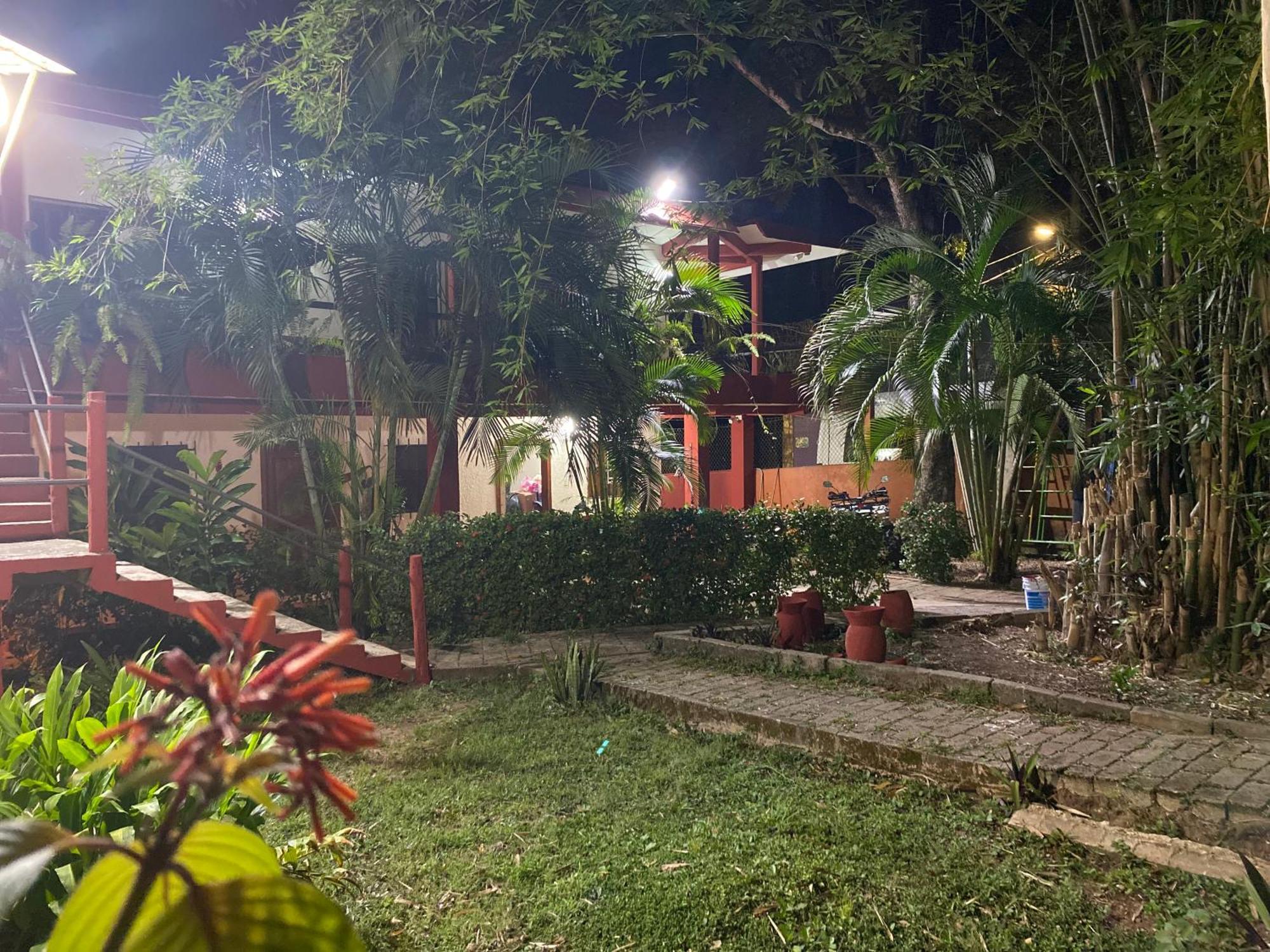 Hotel Posada La Canada Palenque Buitenkant foto